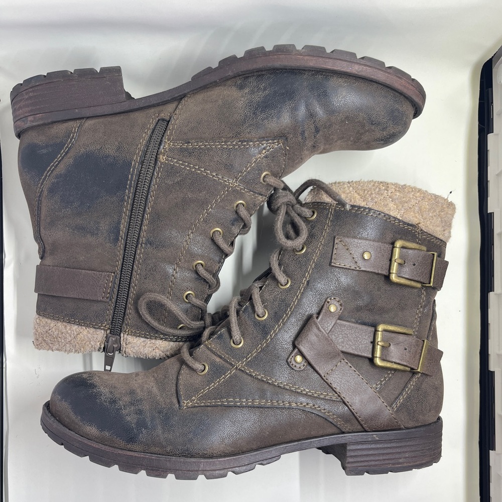 Crown Vintage Boots. Women’s size 9.  Excellent used condition.